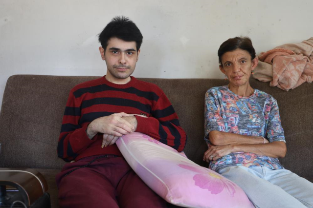 3 yıl sonra duş alıp, tıraş olan Barış'ın hastalığı belli oldu 3 yıl sonra duş alıp, tıraş olan Barış'ın hastalığı belli oldu