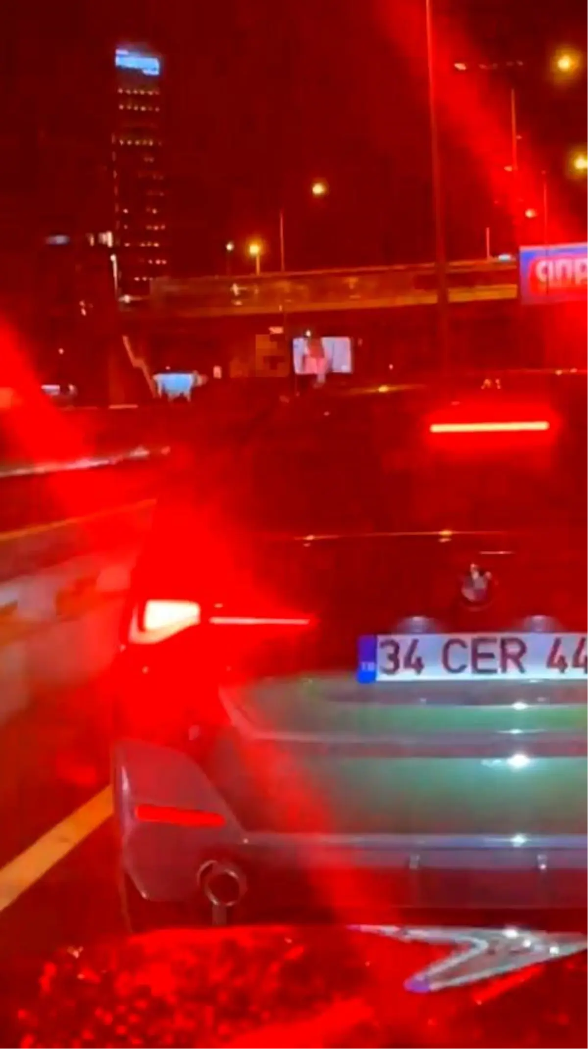 Trafik magandası çocuklu kadını darp etti