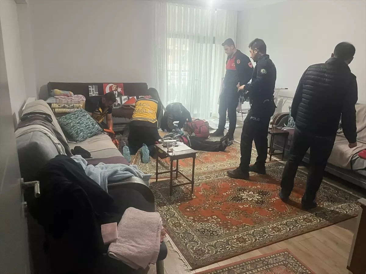 Kalp Krizi Geçiren Adamın Hayatı Pencereyle Kurtarıldı