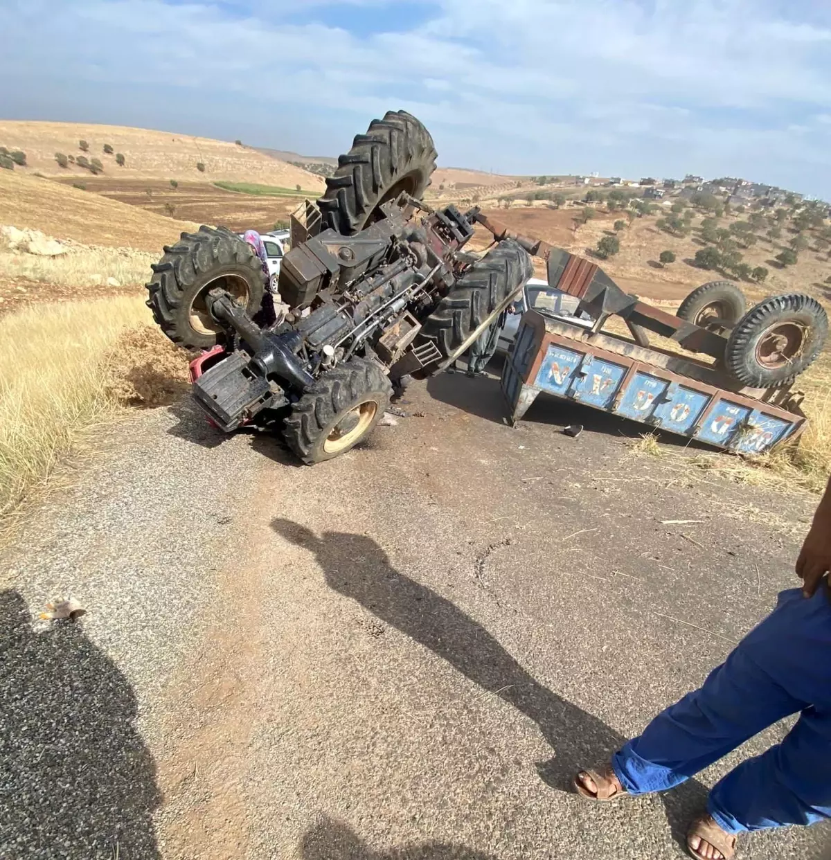 Traktör Devrildi: 1 Ağır Yaralı