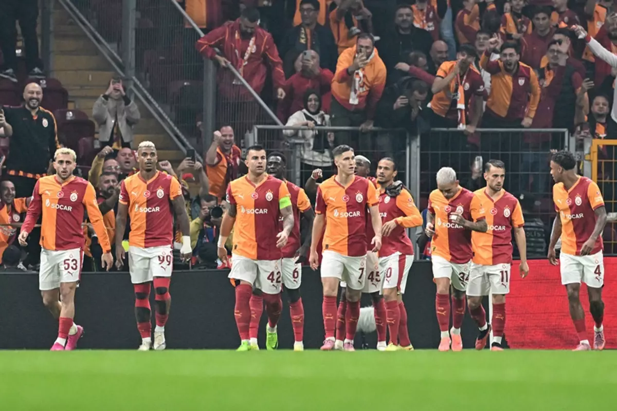 Galatasaray\'da alarm! Trabzonspor maçı öncesi 1 isim sarı kart sınırında