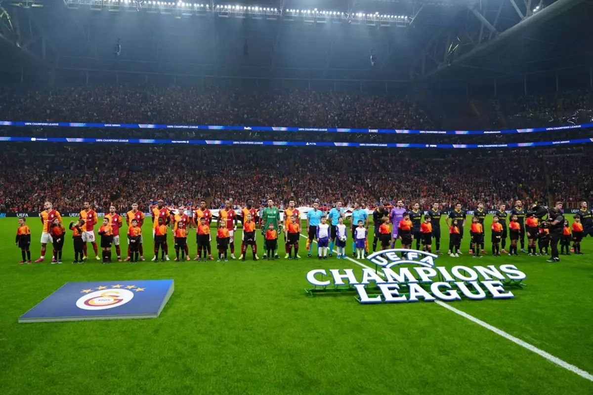 Galatasaray\'dan \'\'hoparlörden ıslık\'\' iddiasına resmi cevap