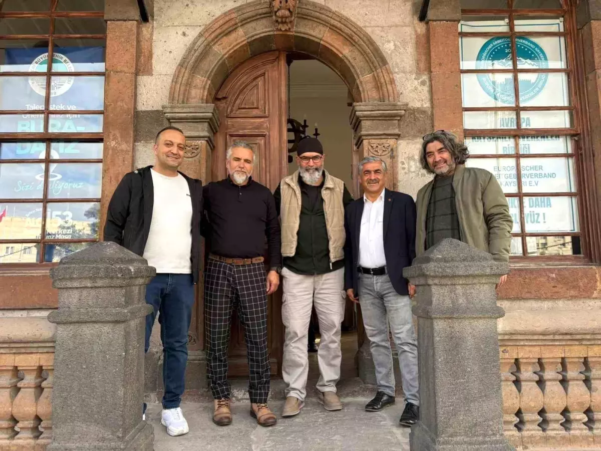 İhsan Kılıç\'tan Avrupalı Türkler için İrtibat Bürosu Çağrısı