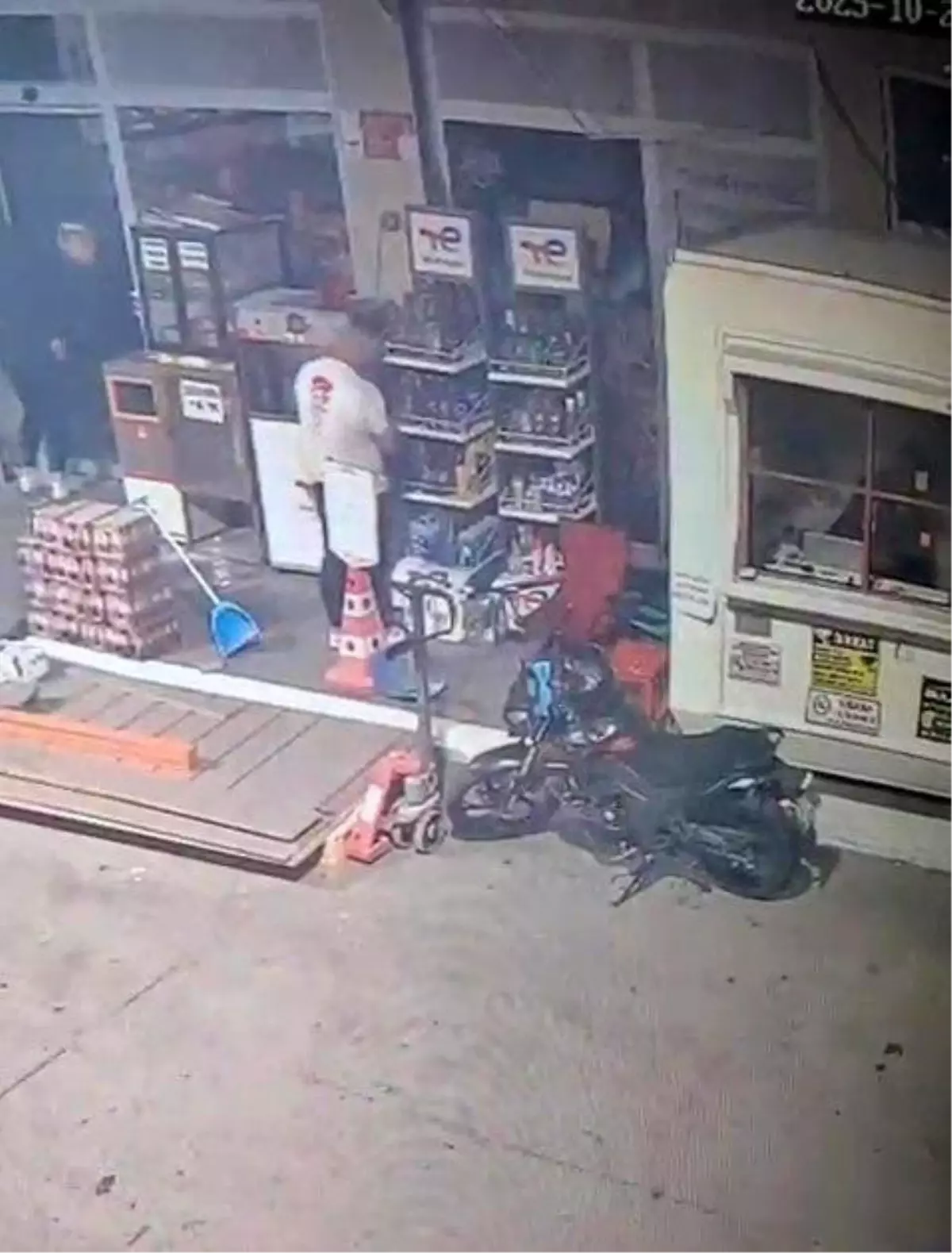 Denizli\'de Hırsızlık Kamerada