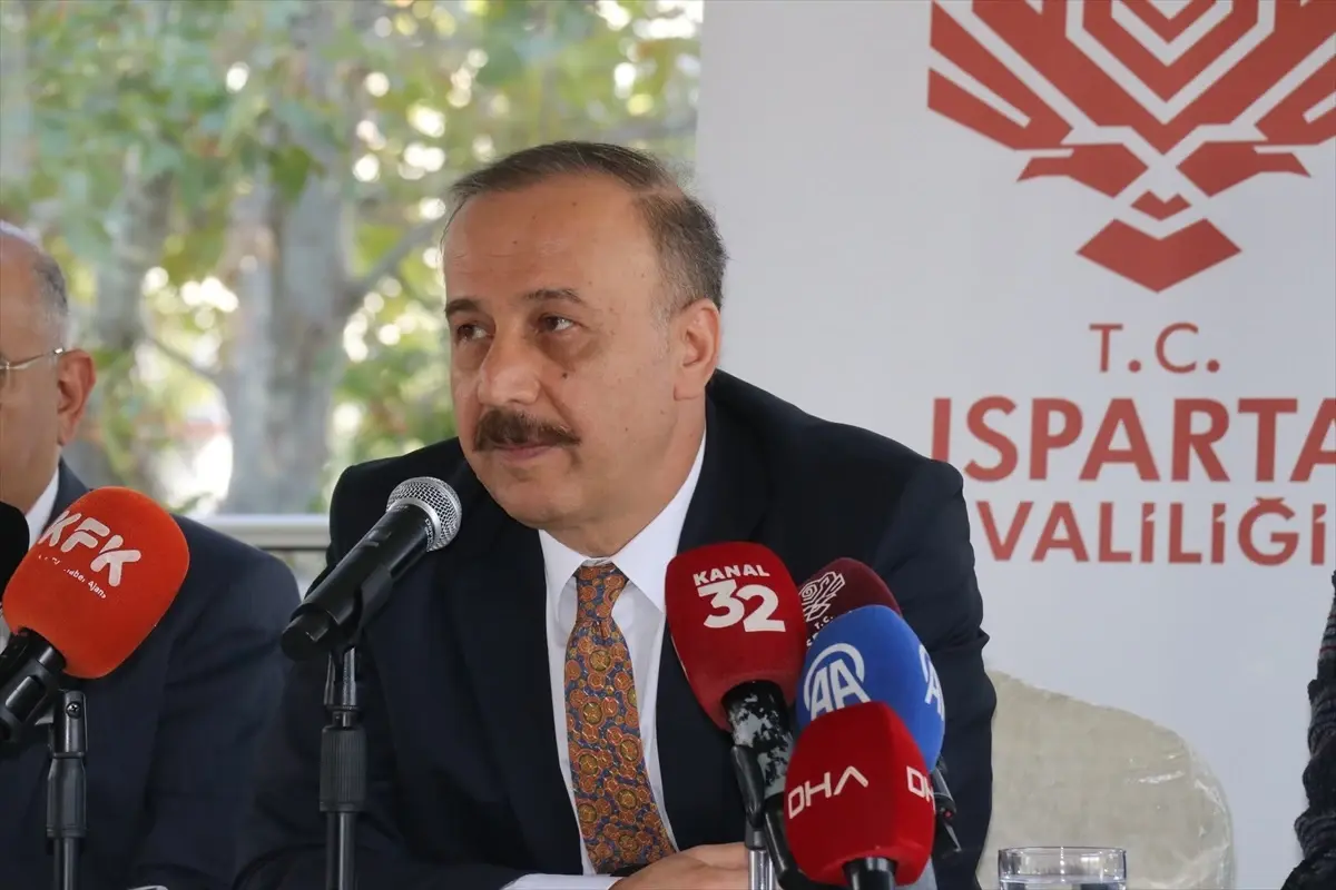 Isparta Valisi\'nden Kedilerle İlgili Açıklama