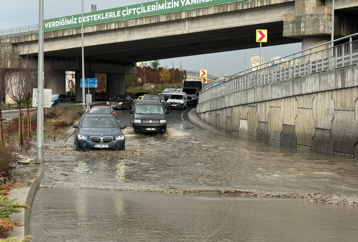 İstanbul\'da Sağanak Yağış Etkili