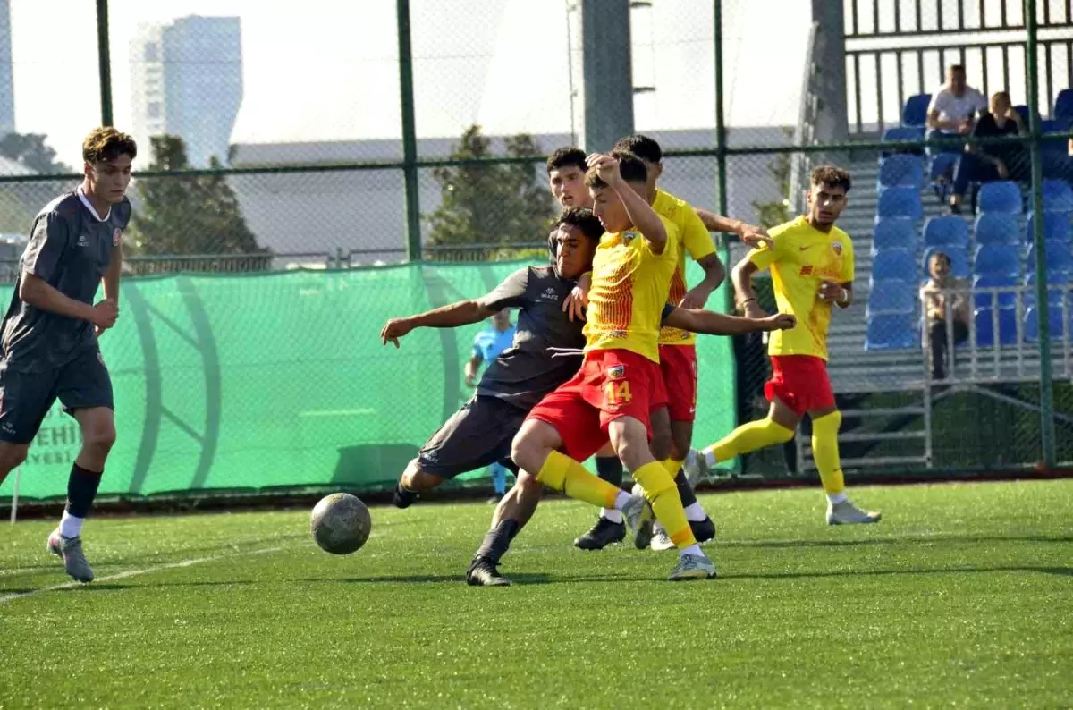 Kayserispor U19, Karagümrük\'ü 2-0 Mağlup Etti