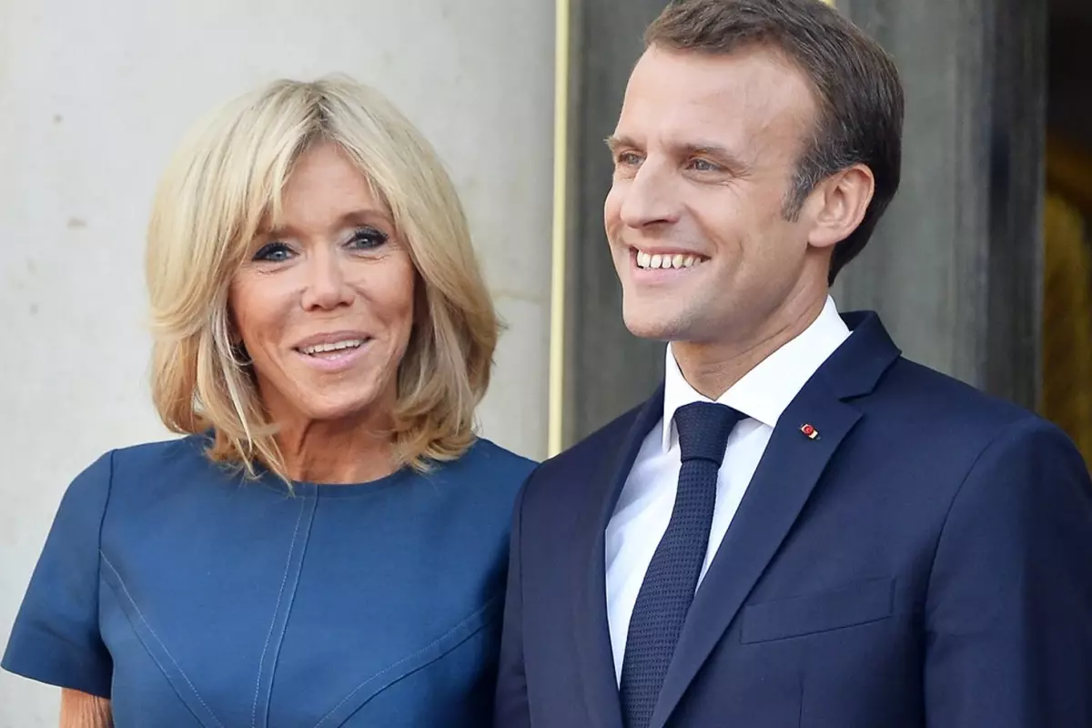 Macron\'un eşi için yazılan ifade olay! Üstelik devletin resmi sitesinde