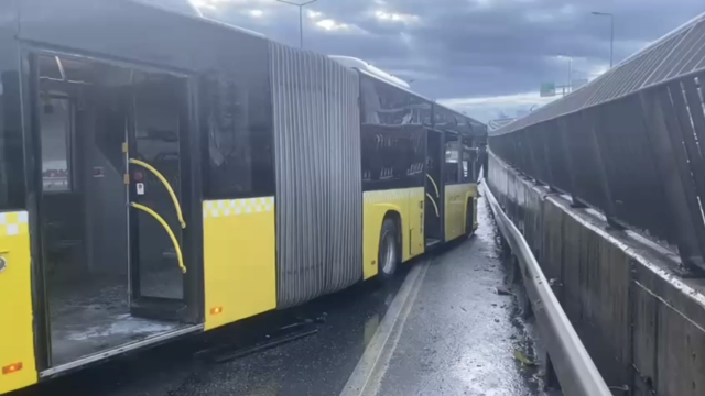 Otobüs bariyerlere çarptı, sürücü alkollü çıktı Otobüs bariyerlere çarptı, sürücü alkollü çıktı