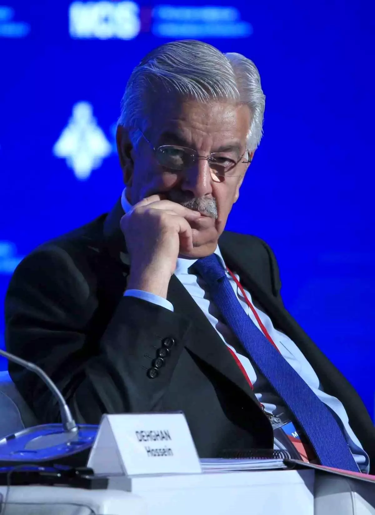 Pakistan Savunma Bakanı: Anlaşmaz olmazsa Afganistan\'la savaş seçeneği var