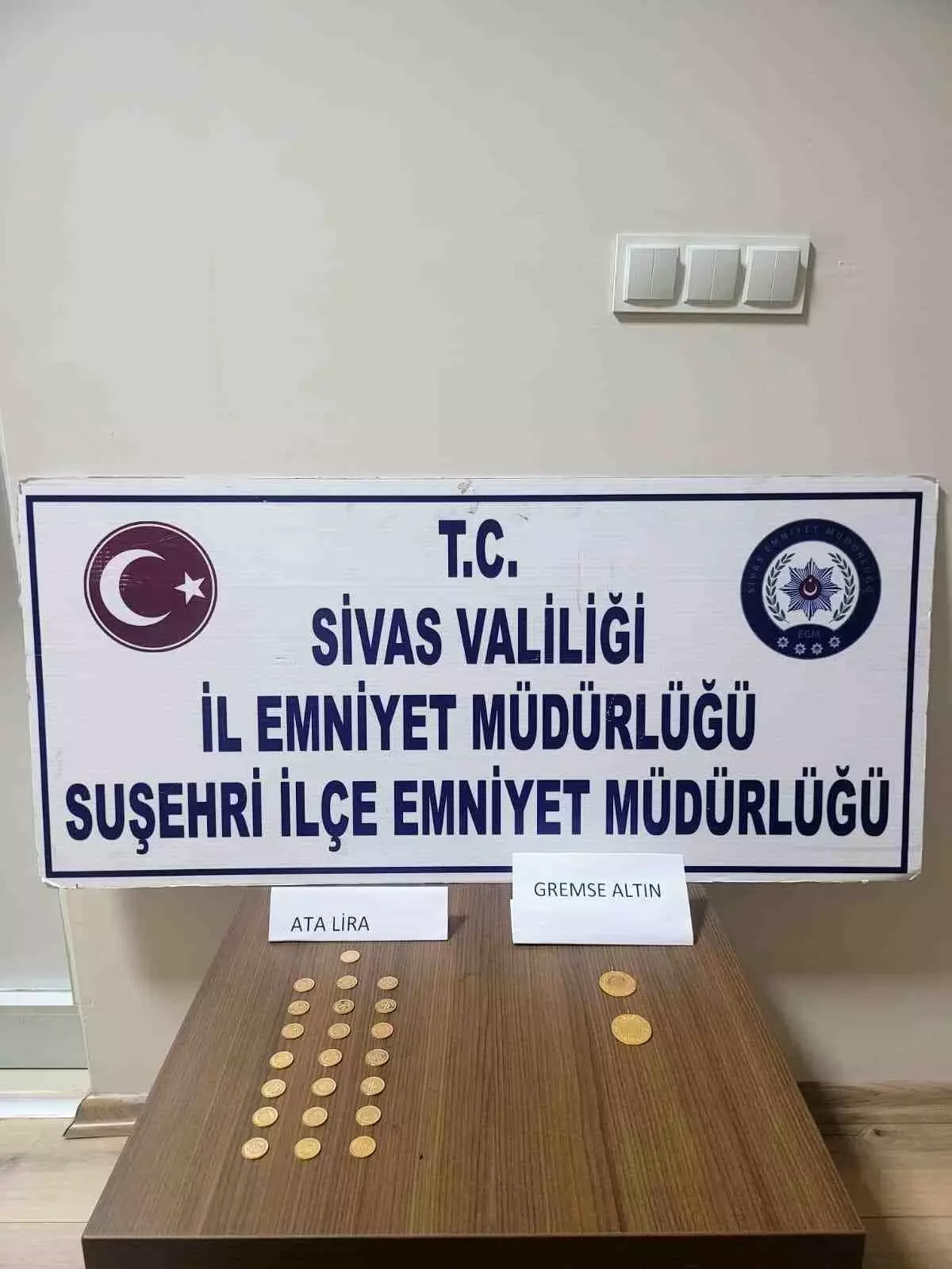 Sivas\'ta Sahte Altın Çetesi Çökerildi