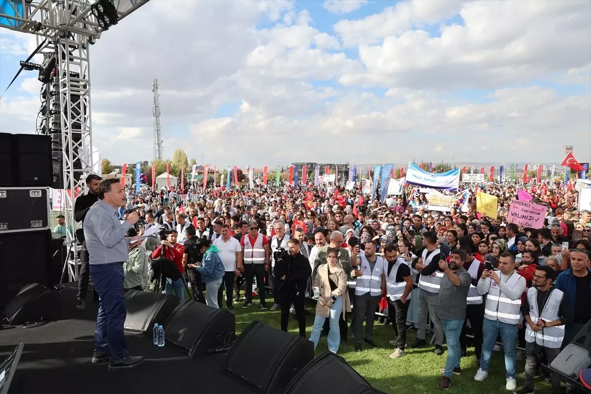 Murat Kekilli Kayseri\'de Konser Verdi