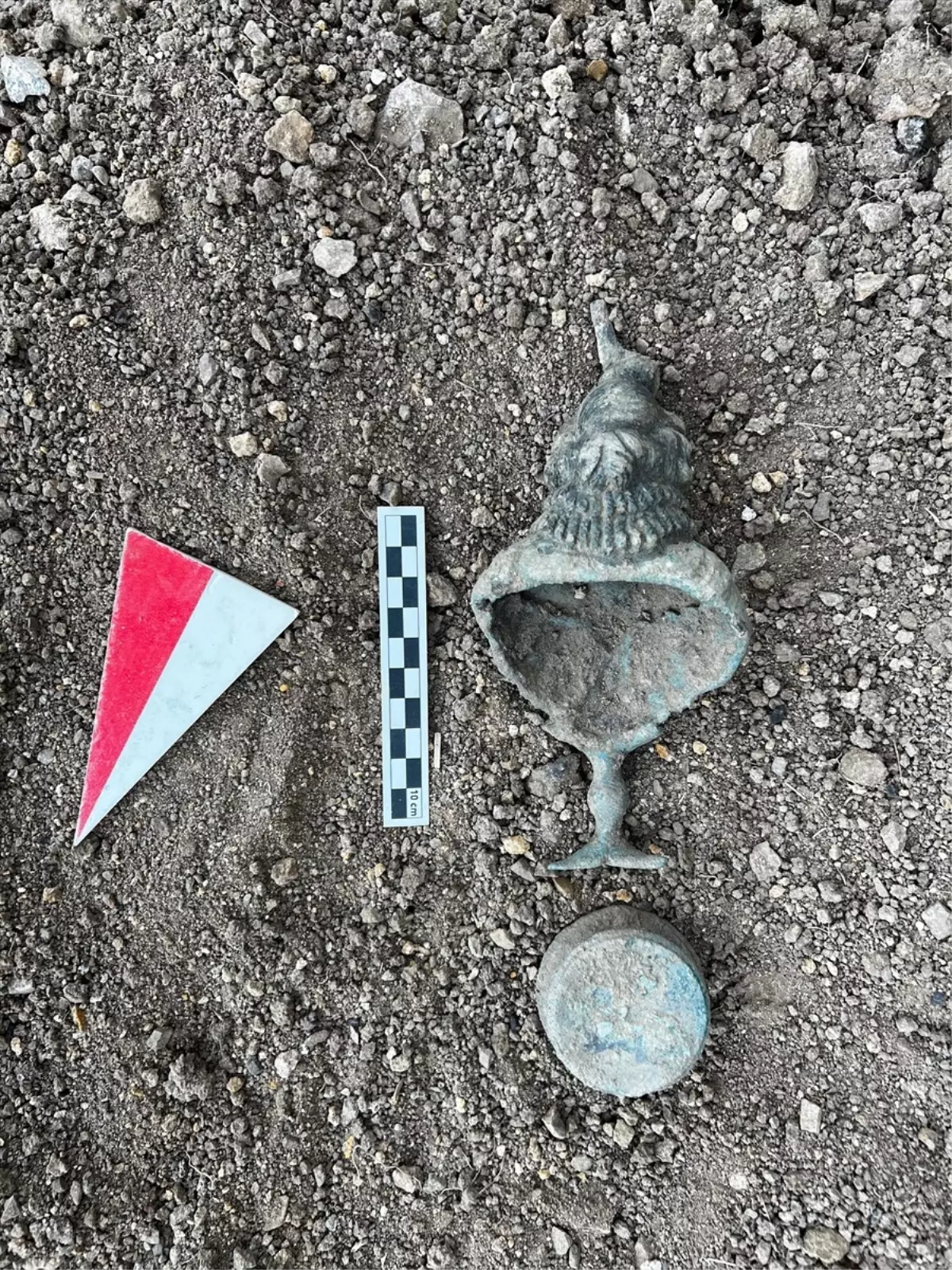 Roma Dönemine Ait İsis Büstü Bulundu