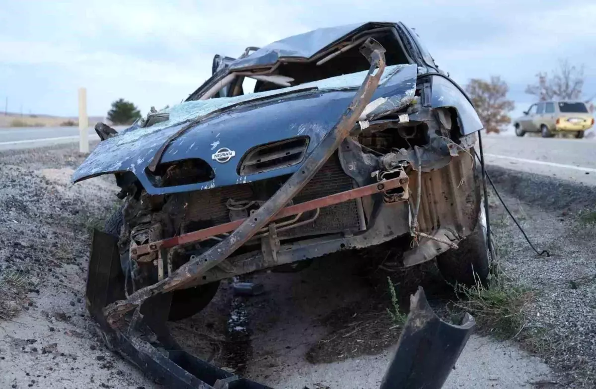 Kırıkkale\'de Takla Atan Araçta Aileden 4 Yaralı