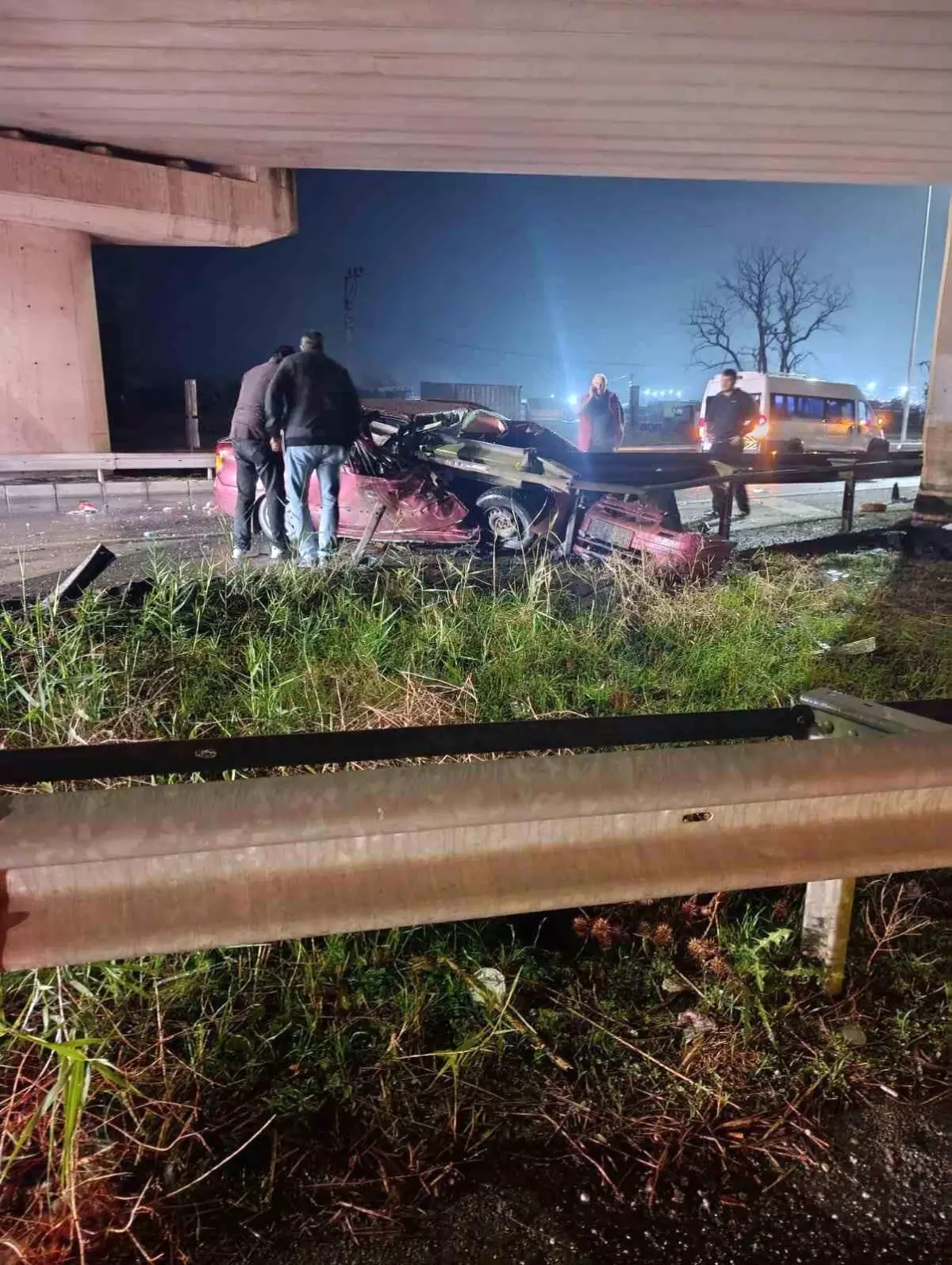 Tekirdağ\'da Trafik Kazası: İki Genç Hayatını Kaybetti