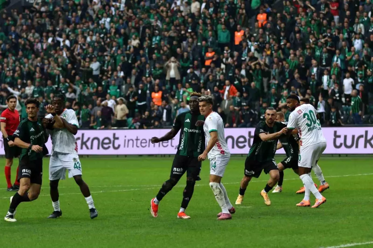 Kocaelispor ve Alanyaspor İlk Yarısı Golsüz Tamamlandı