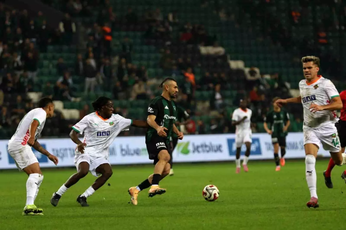 Kocaelispor\'dan Alanyaspor\'a 2-0 zafer