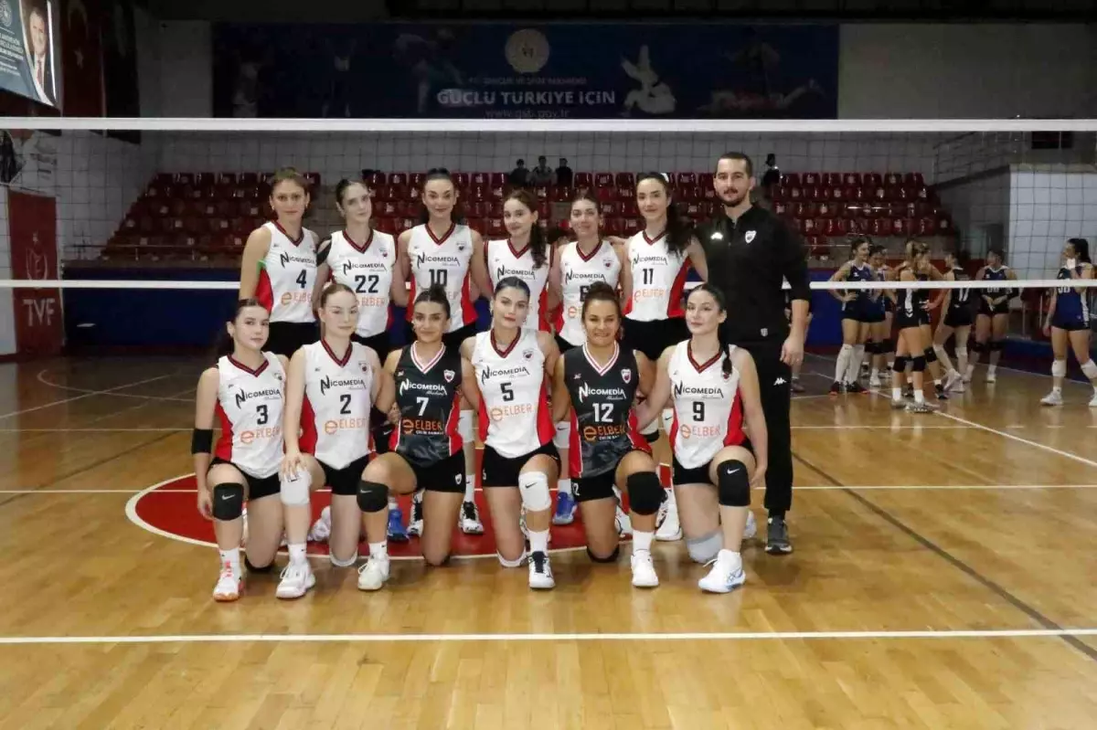 Düzce Voleybol, Kocaeli\'ne Yenildi