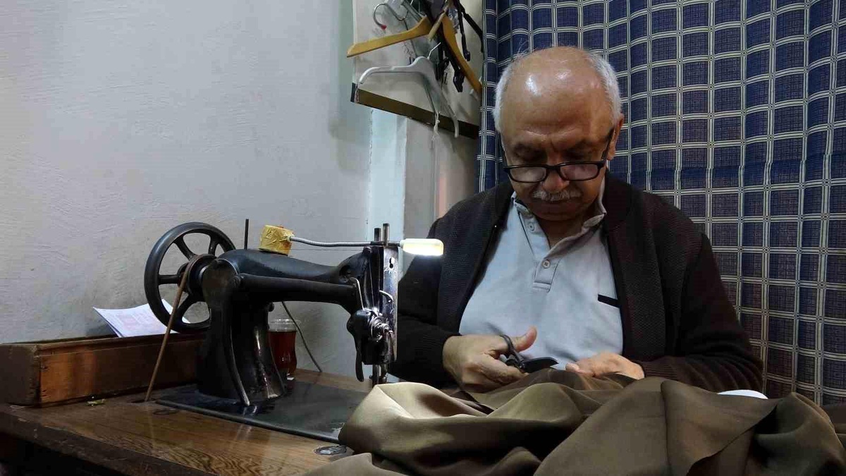 50 Yıldır 1950 Model Dikiş Makinesiyle Çalışıyor