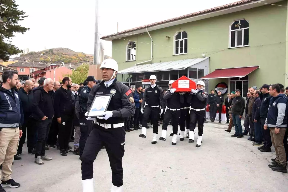 Polis Memuru Yunus Şimşek Son Yolculuğuna Uğurlandı