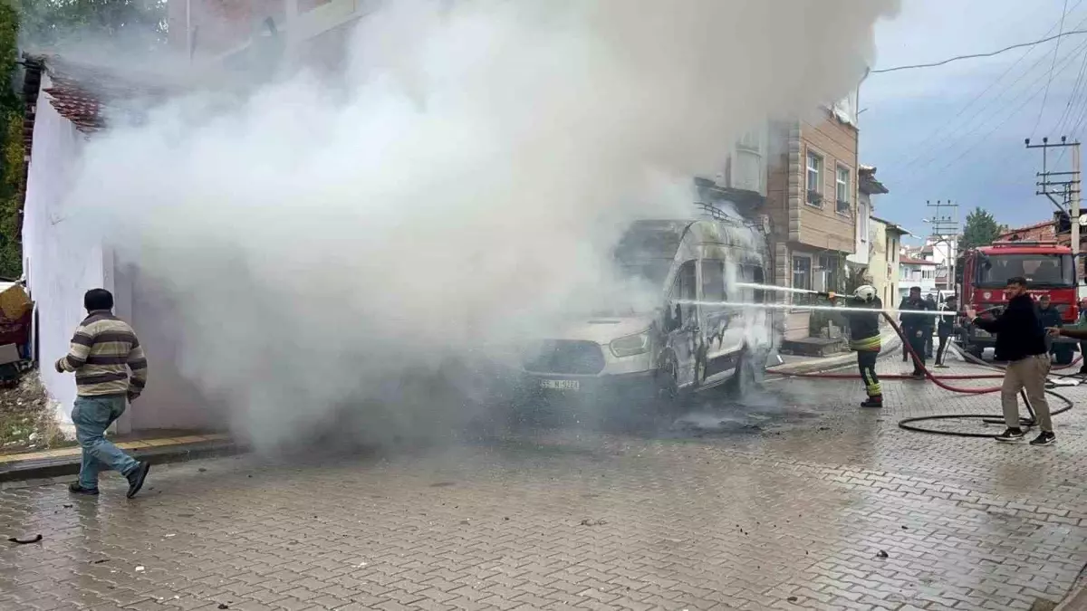 Vezirköprü\'de Minibüs Yangını!