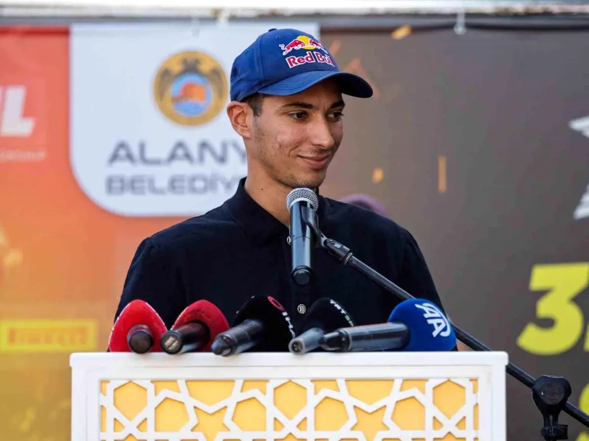 Toprak Razgatlıoğlu, Şampiyonluk Sevincini Alanya\'da Kutladı