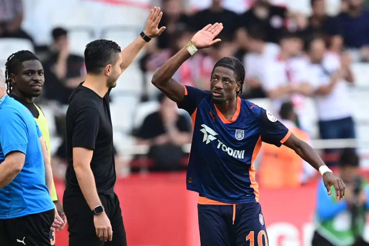 5 maçtır kazanamayan RAMS Başakşehir, Antalyaspor\'a patladı