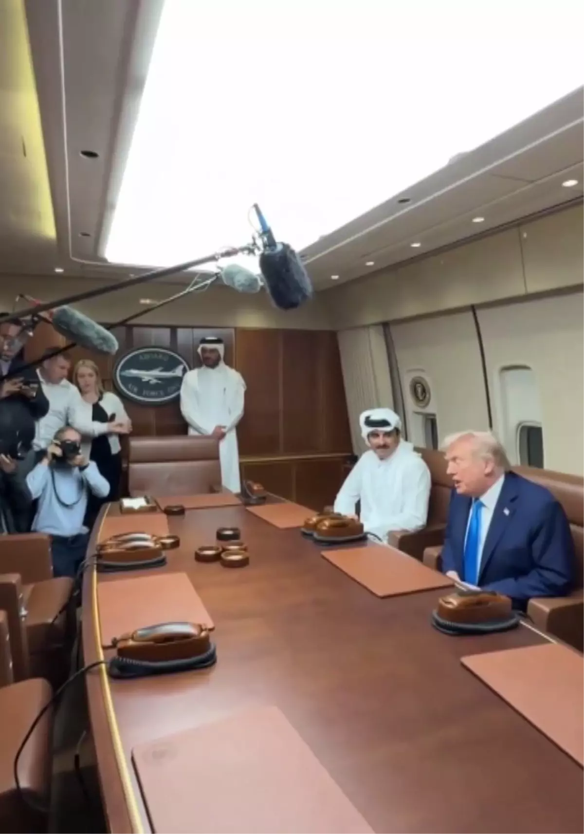 Trump, Katar Emiri ile Görüştü