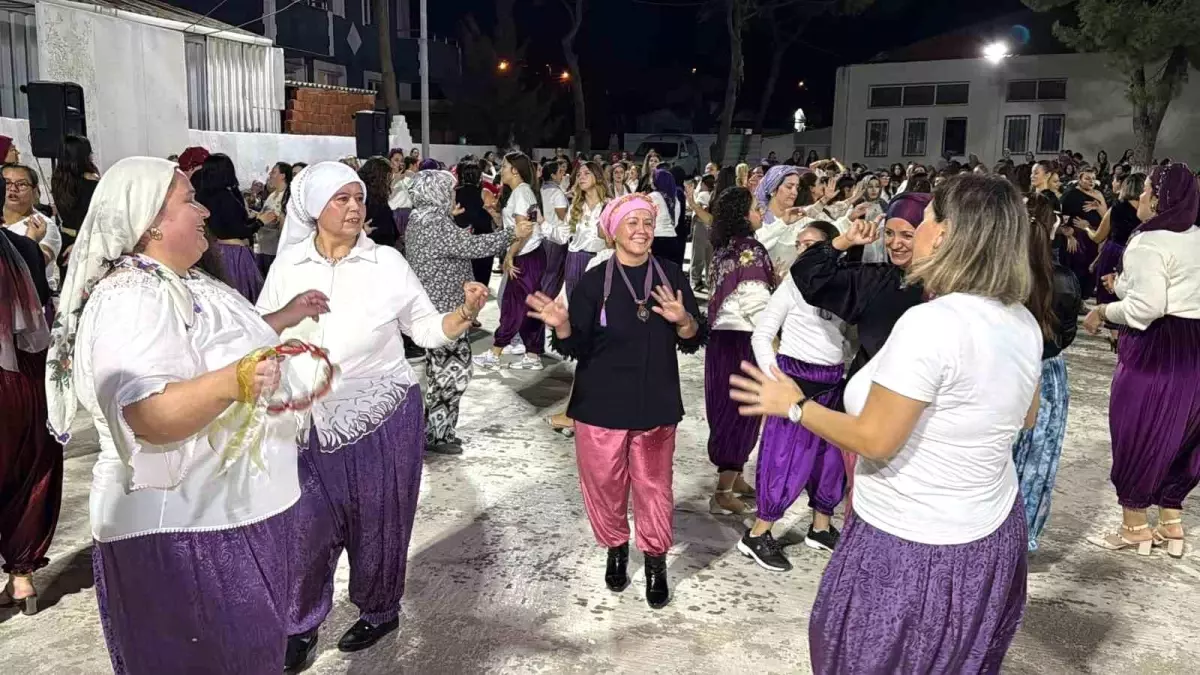 Helvacı\'da Kadınlar \'Şalvar Gecesi\' Etkinliğinde Buluştu