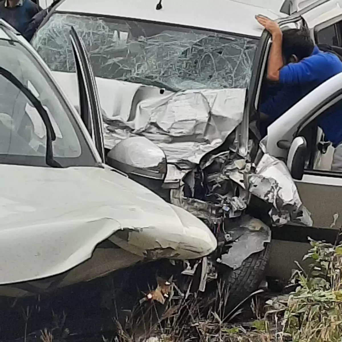 Artvin\'de Zincirleme Kaza: Bir Genç Hayatını Kaybetti