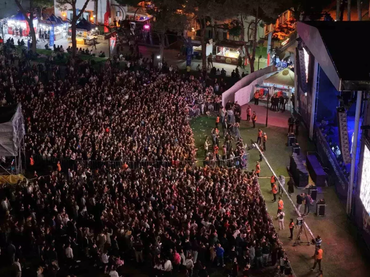 Aydınfest Gençlik Festivali Renkli Görüntülerle Başladı