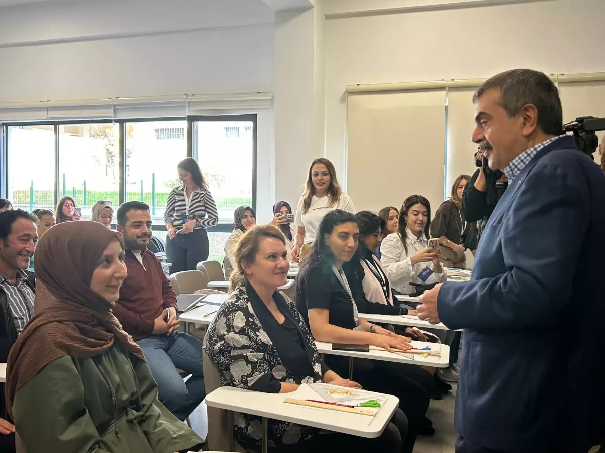 Bakan Tekin ODTÜ\'de Zeka Atölyelerini Ziyaret Etti