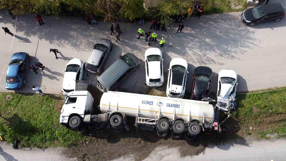 Tankerin Devrilmesi, 7 Araca Zarar Verdi