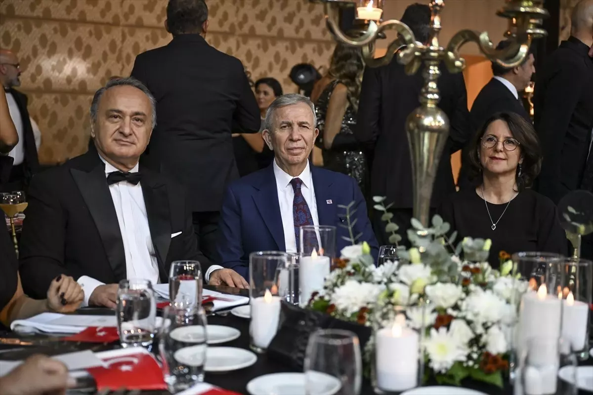 Cumhuriyet Balosu\'nda Eğitimin Önemi Vurgulandı