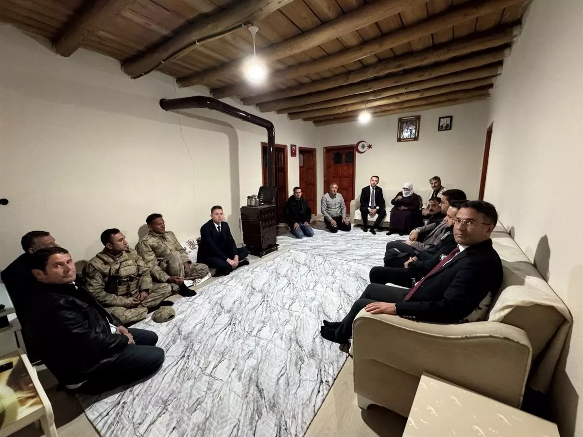 Kaymakam Süleyman Bakan, Şehit Ailelerini Ziyaret Etti