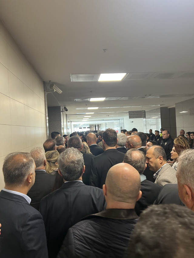Casusluk soruşturmasında ifade verecek olan Ekrem İmamoğlu, Çağlayan Adliyesi'nde Casusluk soruşturmasında ifade verecek olan Ekrem İmamoğlu, Çağlayan Adliyesi'nde