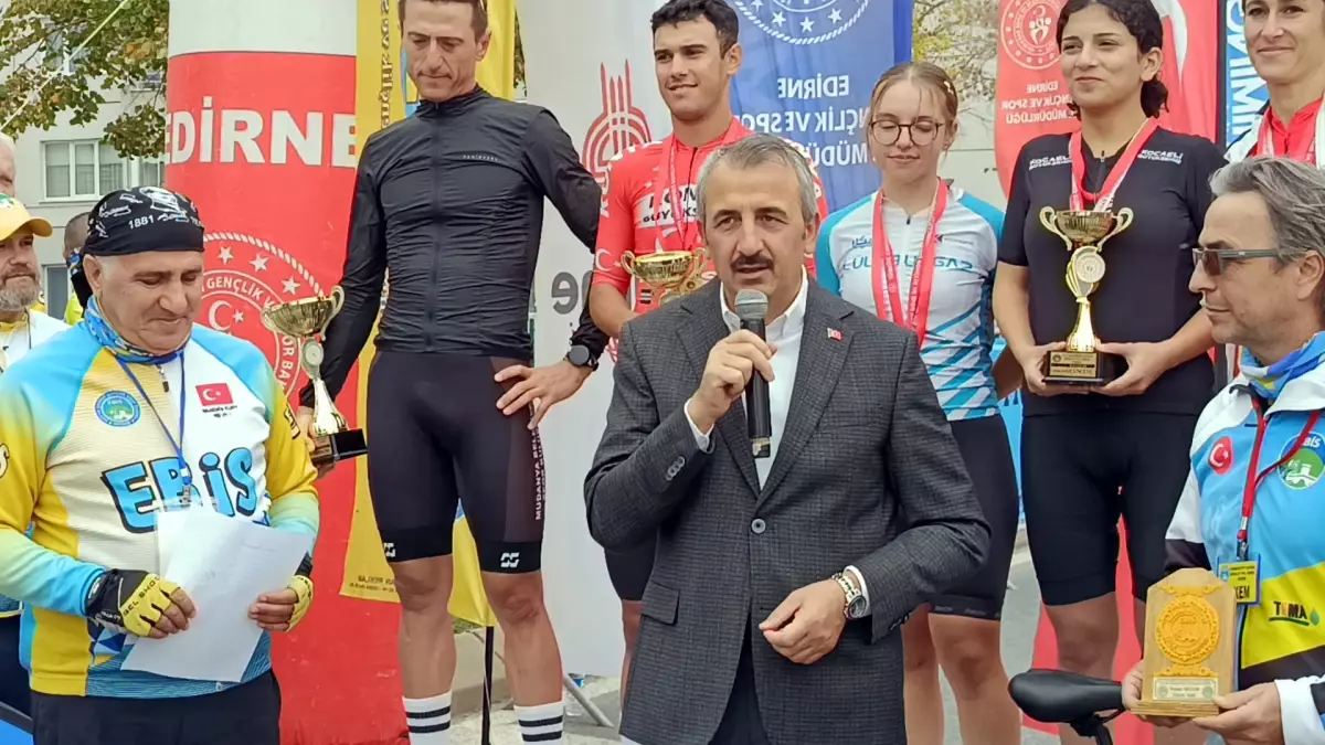 Edirne\'de Cumhuriyet Kupası Bisiklet Yarışı