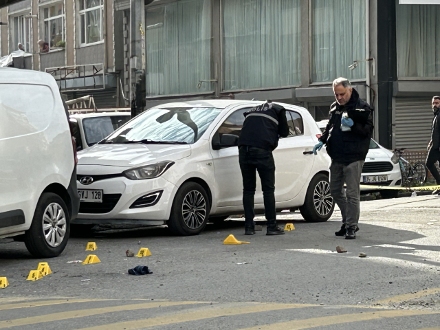 Eski sevgilisi Nilay'ı sokak ortasında katletti! Cinayet anı kamerada Eski sevgilisi Nilay'ı sokak ortasında katletti! Cinayet anı kamerada