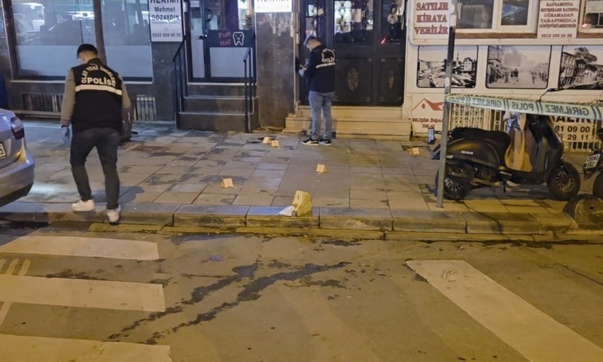 Fatih\'te Silahlı Saldırı: Yaralı Var