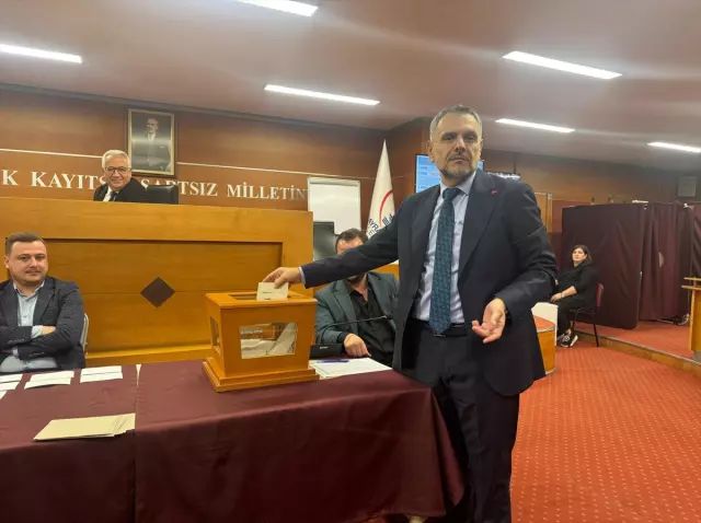 İsmi yine yanlış yazıldı, gerginlik çıktı! Bayrampaşa Belediyesi'nde başkanvekili seçimi tekrarlanıyor İsmi yine yanlış yazıldı, gerginlik çıktı! Bayrampaşa Belediyesi'nde başkanvekili seçimi tekrarlanıyor