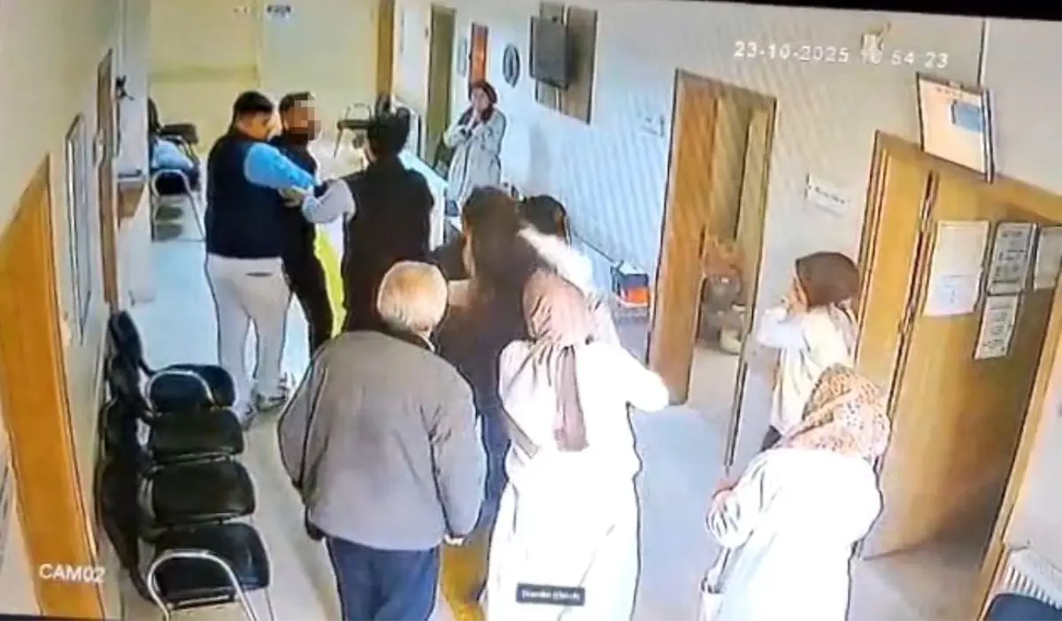 Kadın doktora çirkin saldırı! Sesi duyanlar hemen odaya koştu