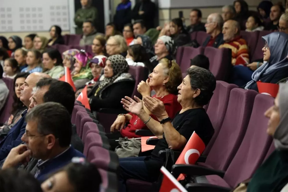 Kartepe\'de 29 Ekim Özel Konseri Coşkusu