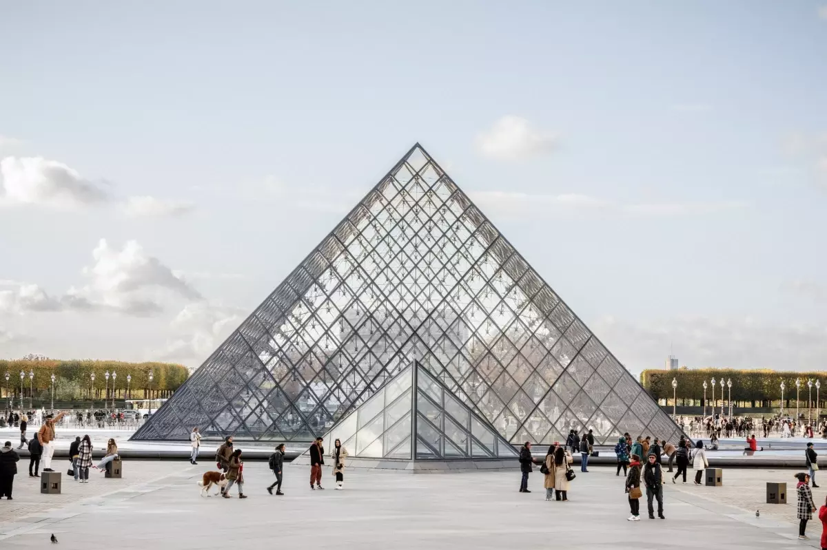 Louvre Soygununda 2 Gözaltı