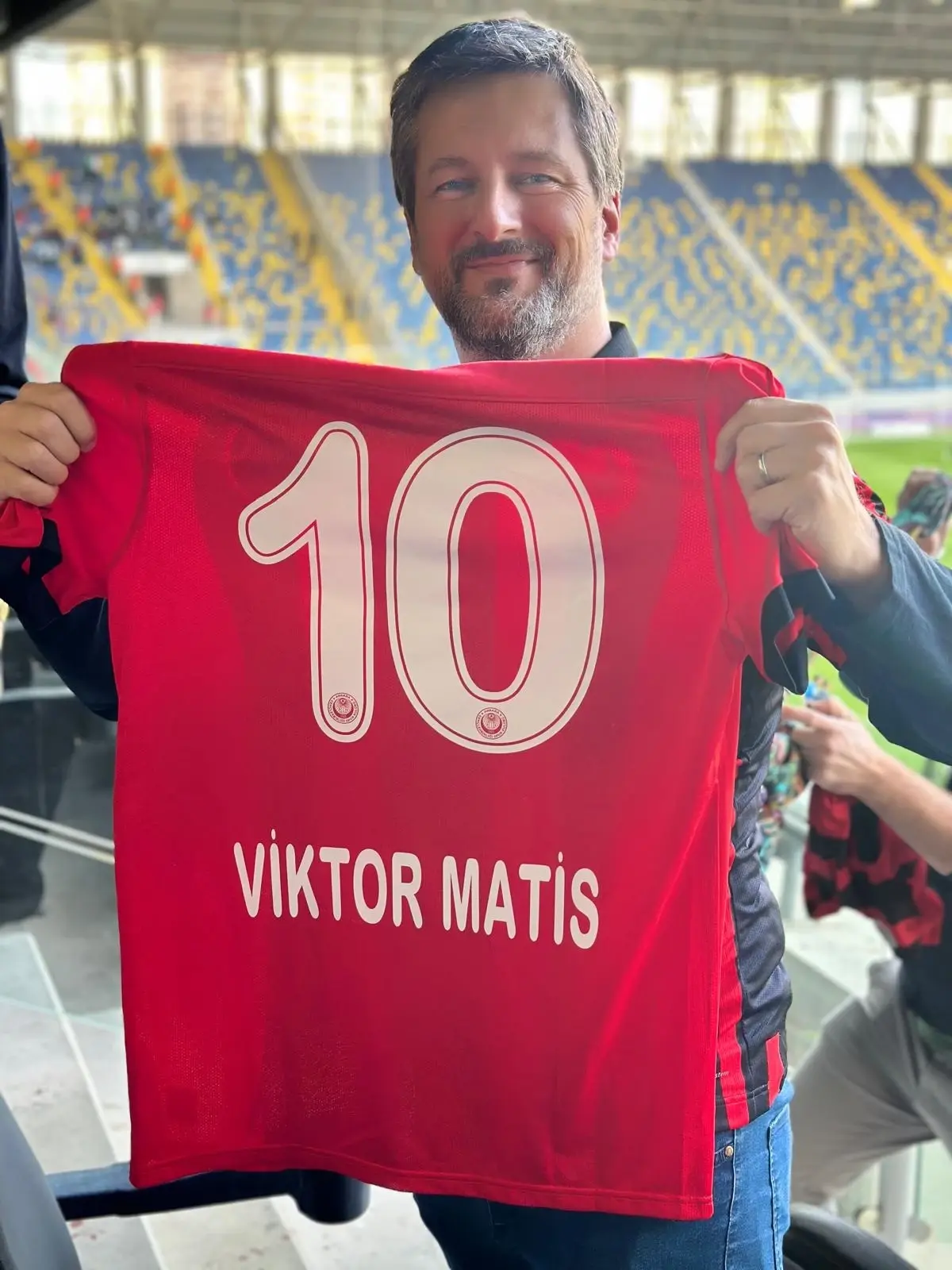 Büyükelçi Matis, Gençlerbirliği Maçını Ailesiyle İzledi