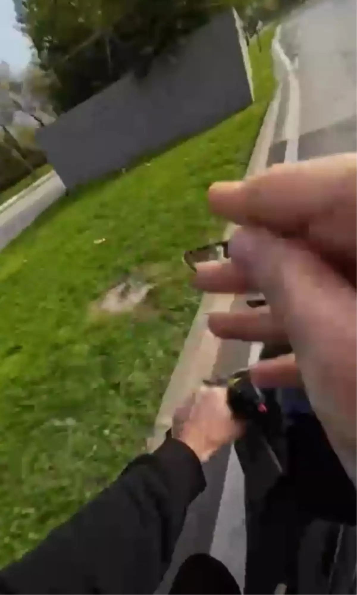 Motosiklet Sürücüsünden Ayna Kırma Tepkisi