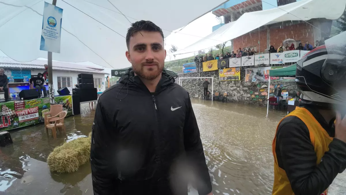 15. Laz Ralli\'de Yağmur Altında Mücadele