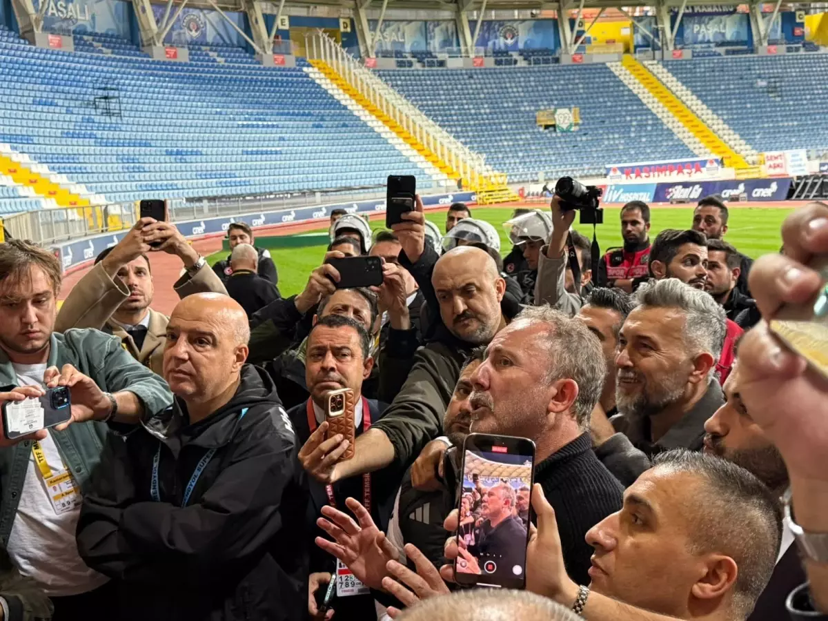 Sergen Yalçın Taraftara Hitap Etti