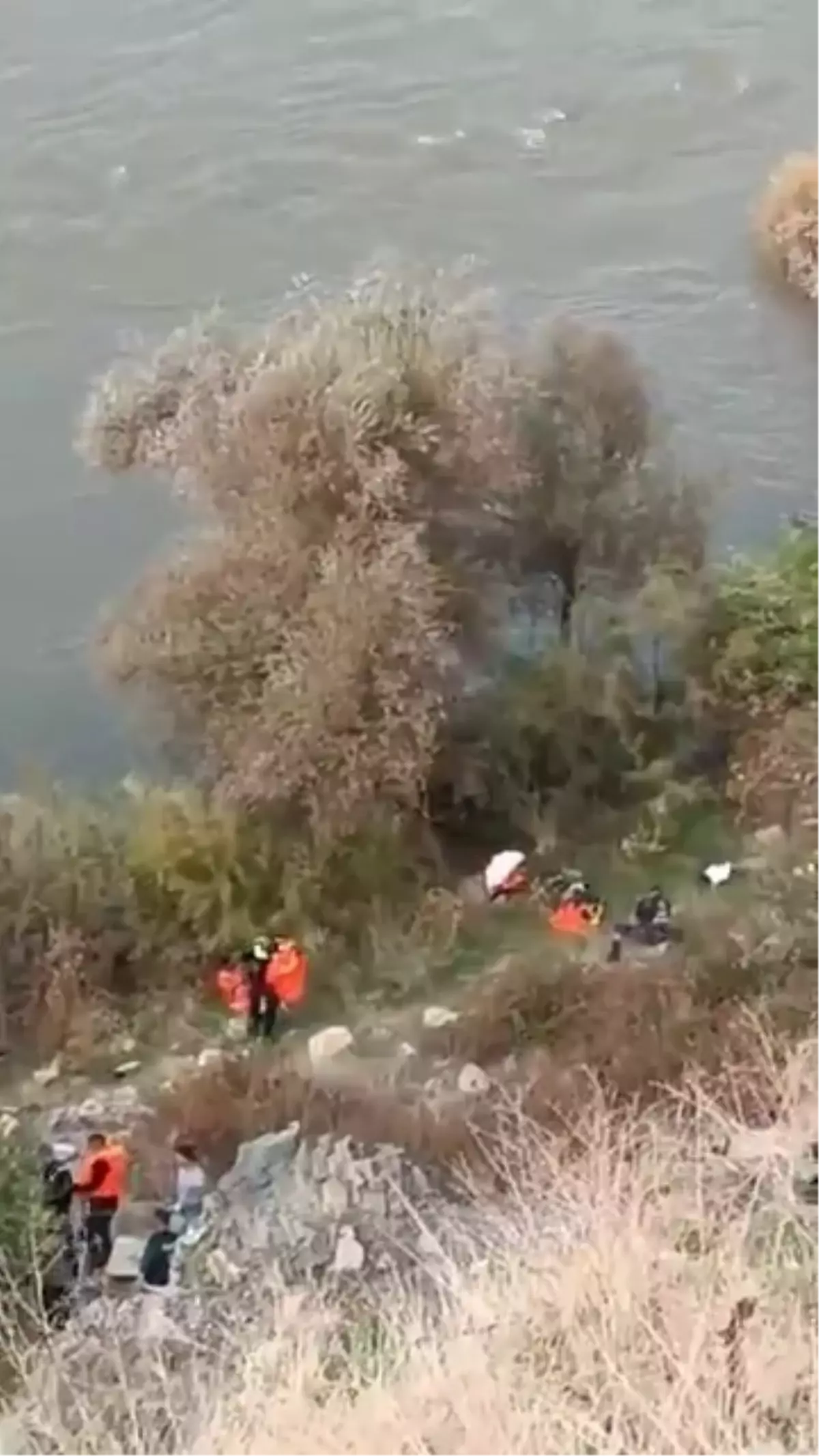 Palu\'da Mahsur Kalan Aile Kurtarıldı