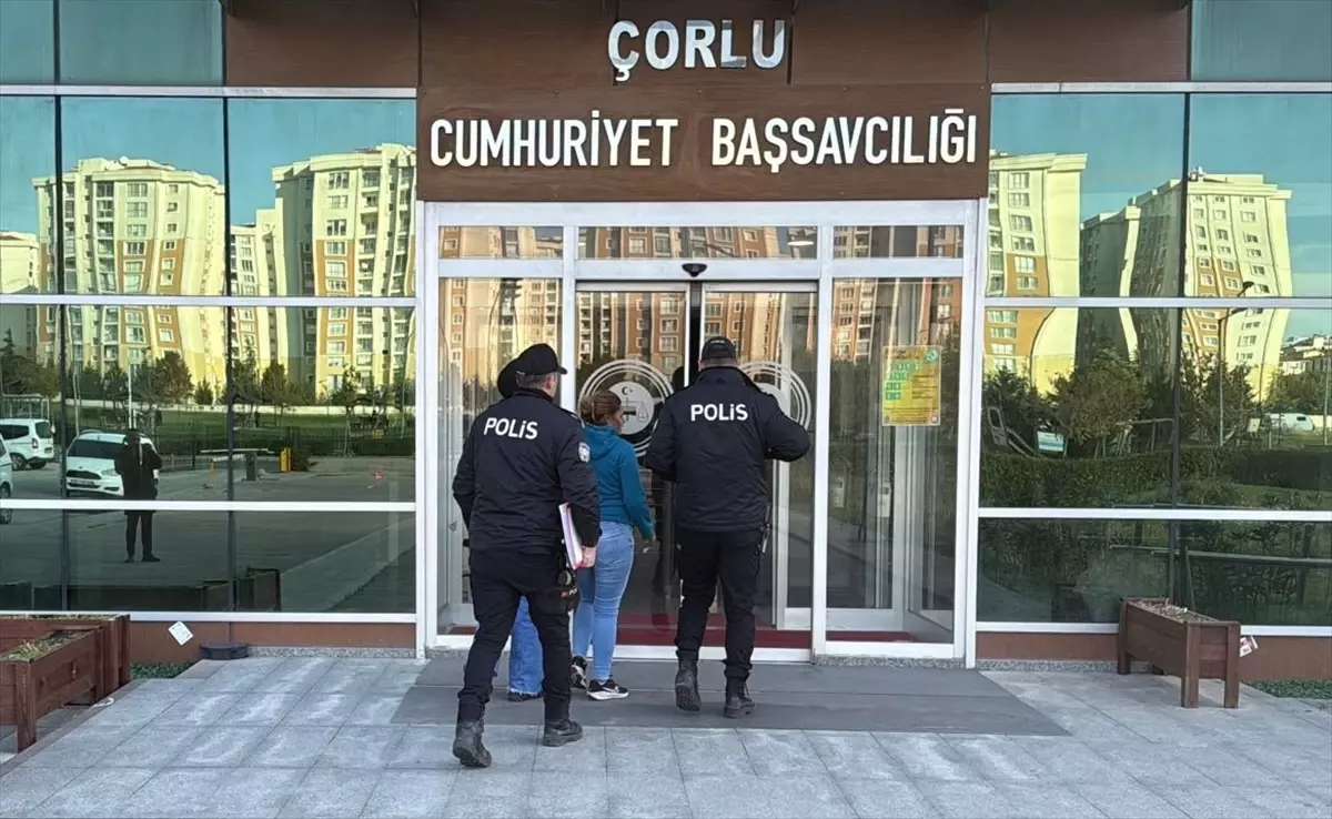 2 Aylık Bebek Parkta Bırakıldı