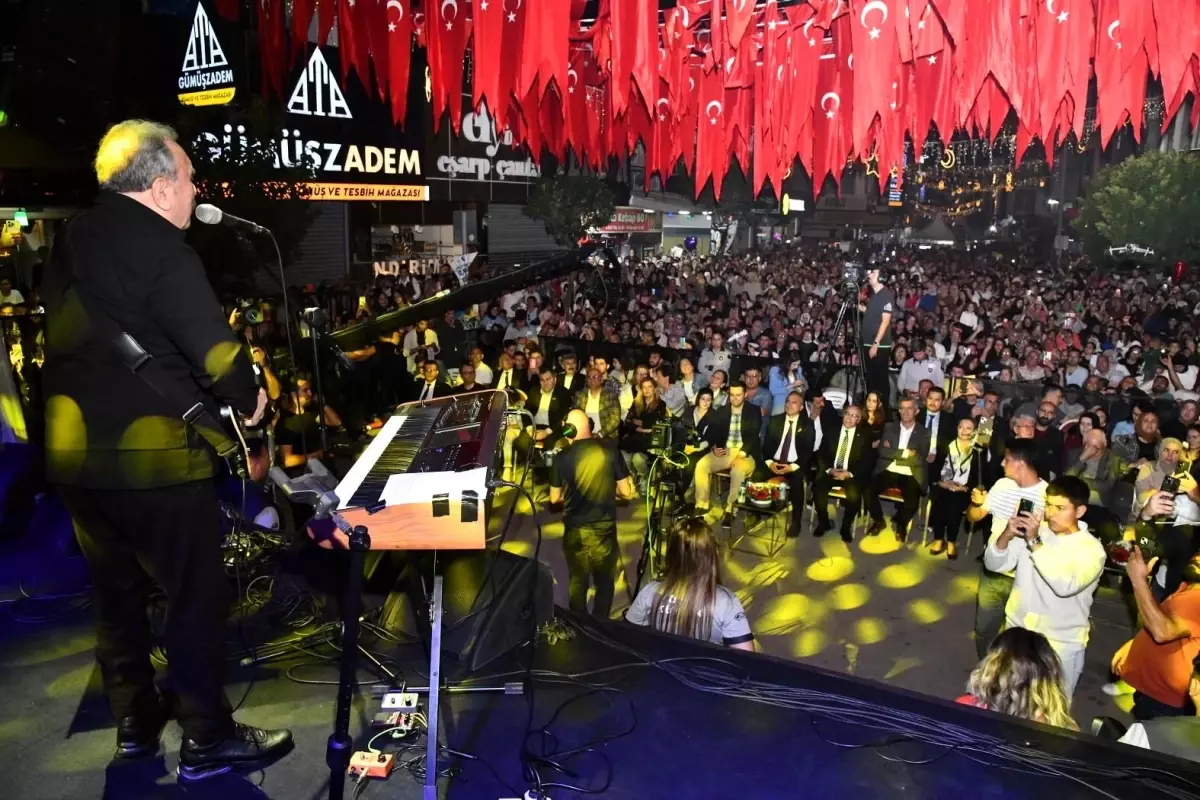 Osmaniye Yerfıstığı Festivali\'nde Ümit Besen Coşkusu